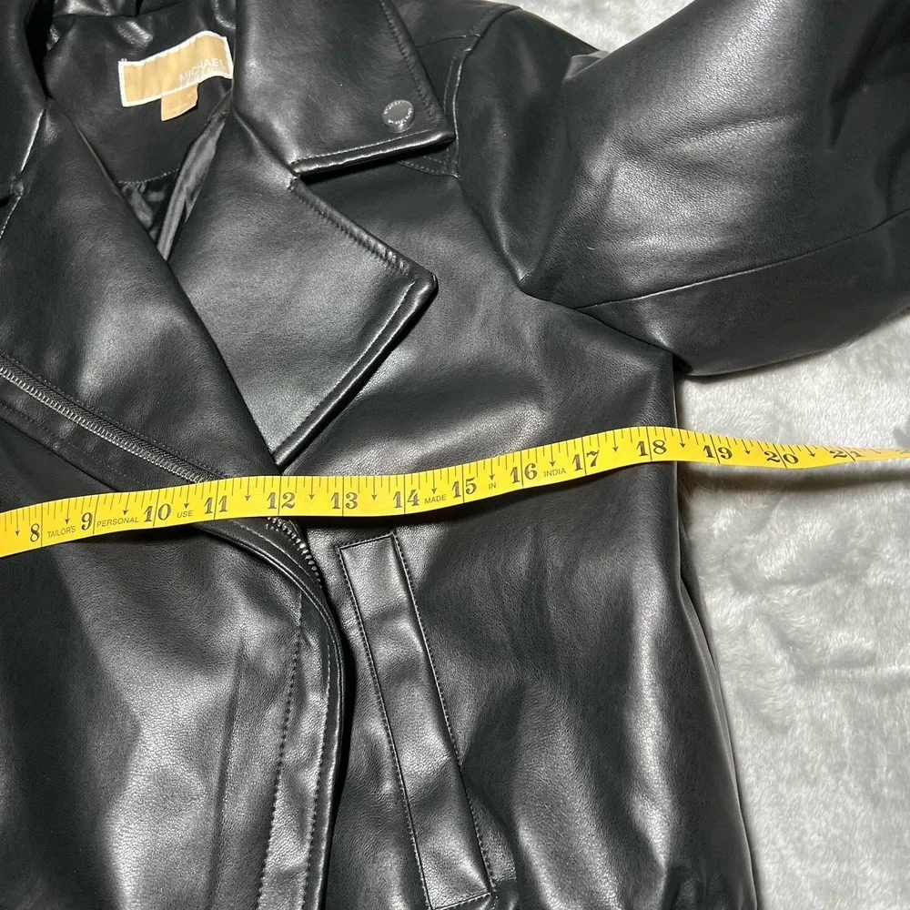 Michael Kors excellent shape